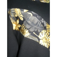 Czarna sportowa bluza z kapturem i kolorowymi wstawkami - złote liście